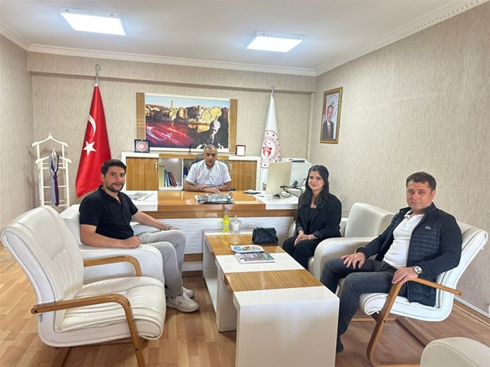 TEMSİLCİ GENÇLERDEN ÖZPERK’E ZİYARET