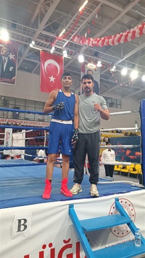 SELİM OĞUZ BOKS’TA TÜRKİYE 3. CÜSÜ OLDU