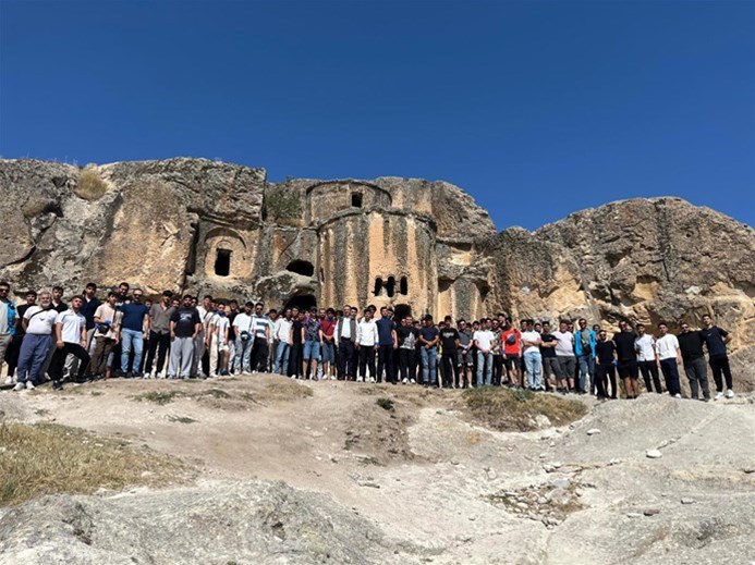 BATMANLI GENÇLER SULTADAĞI GENÇLİK KAMPINDAYDI