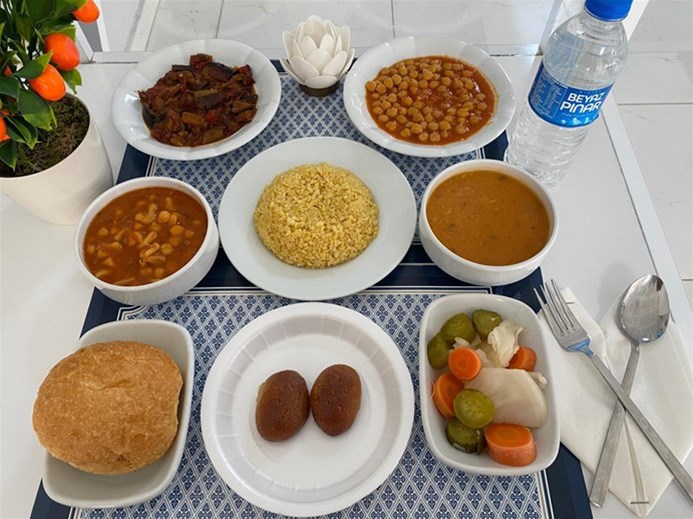 YURT YEMEKLERİNDE HİJYEN VE KALİTEDE TAVİZ YOK