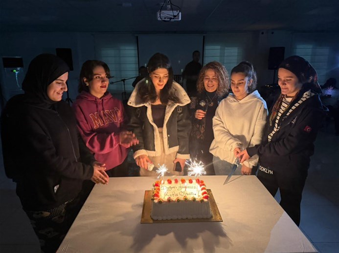 KASIM AYINDA DOĞAN ÖĞRENCİLERE SÜRPRİZ KUTLAMA