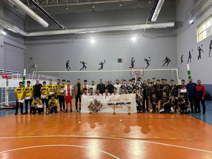 ZİYA GÖKALP’IN GENÇLERİ FİLENİ ŞAMPİYONU OLDU