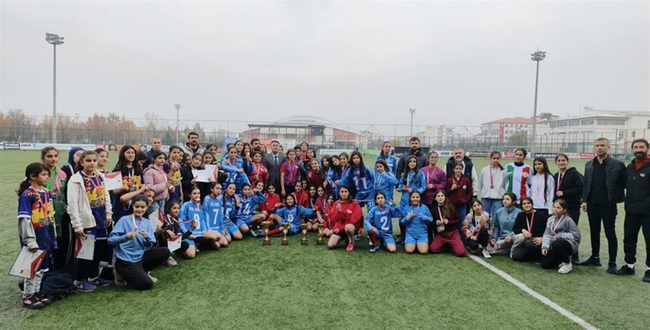 FUTBOLUN 9 YILDIR YENİLMEYEN SULTANLARI ŞAMPİYON OLDU