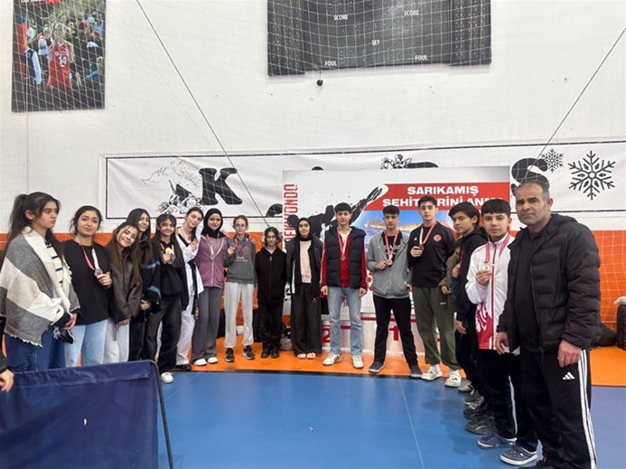 TAEKWONDOCULARIMIZ SARIKAMIŞ’TAN 10 MADALYA İLE DÖNDÜ