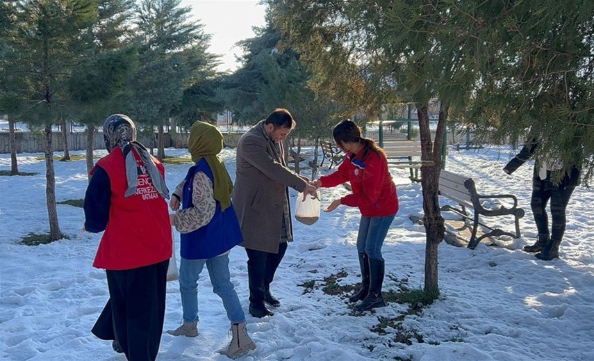 GENÇLER DOĞADAKİ SESSİZ CANLARI UNUTMADI