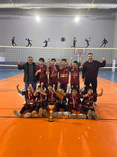 BEYÇAYIRI KÖYÜ KÜÇÜKLERİ TARİH YAZIYOR