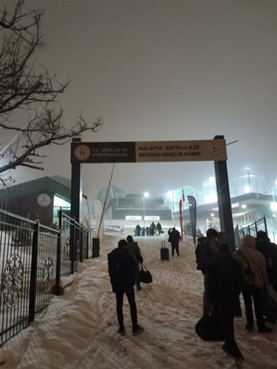 KIŞ KAMPINDA BATMAN RÜZGÂRI ESTİ