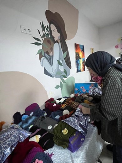 ISITAN ELLER, ISITAN YÜREKLER 