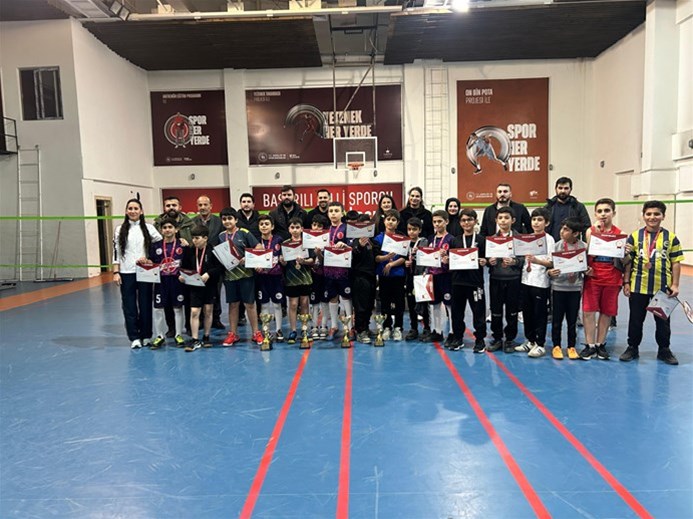 SELÇUKLU ORTAOKULU BADMİNTON İL ŞAMPİYONU