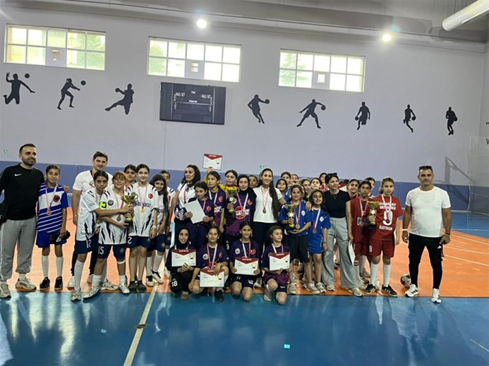 FUTSALDA FATİH ORTAOKULU İL ŞAMPİYONU