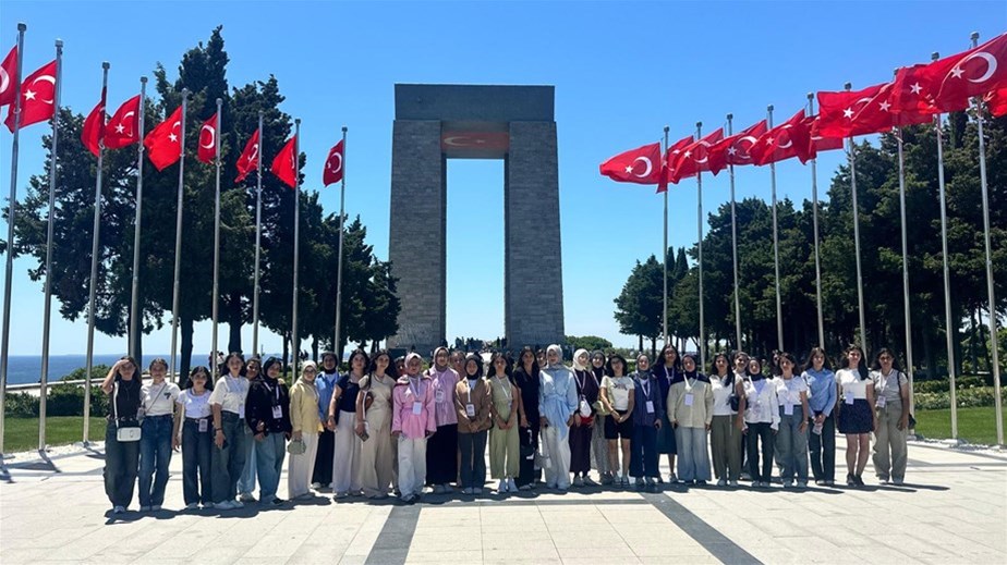 228 BATMANLI GENÇ ÇANAKKALE’Yİ GEZDİ