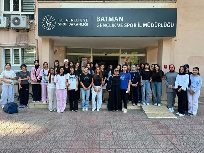 32 GENÇ KIZ BEYDAĞI KAMPI’NA UĞURLANDI