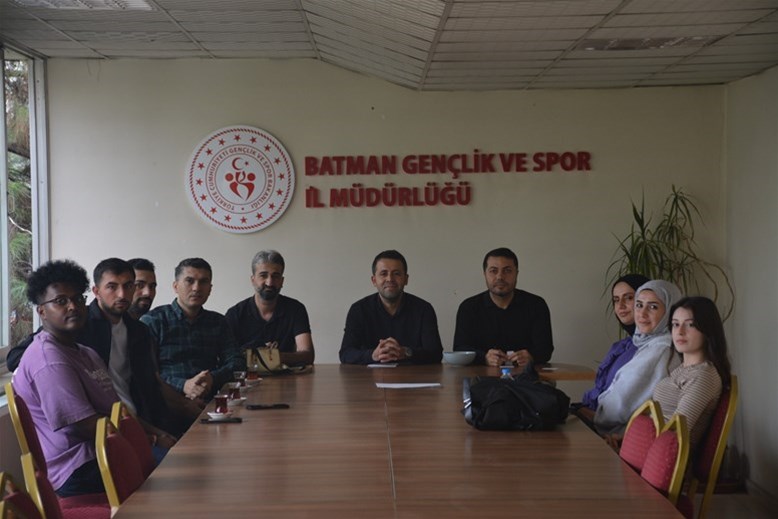 ÜÇ KADİM ŞEHİR, İKİ ŞANSLI ÖĞRENCİ