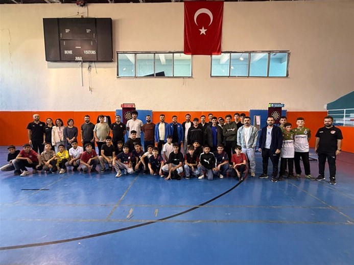 KOZLUK’TA 18 OKULLA DART TURNUVASI