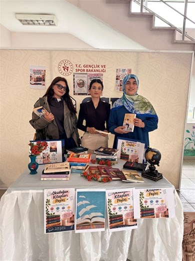 KIZ ÖĞRENCİ YURDUNDA “OKUDUĞUNU PAYLAŞ” PROJESİ